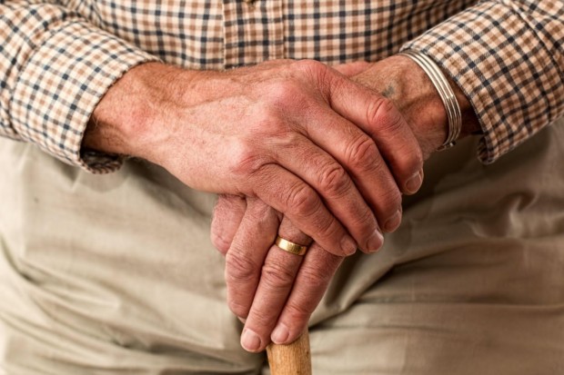 5 Ways to Stop an Elderly Person From Driving