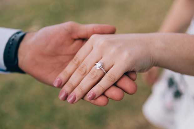 6 Creative Engagement Ring Trends to Watch Out For in 2021